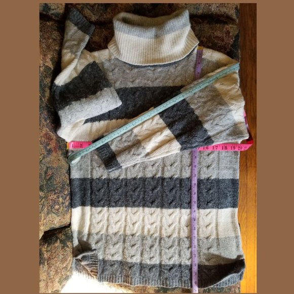 Vintage 90s, soft, designer sweater, cable knit, silk+angora, Franco Valeri - Picture 5 of 7